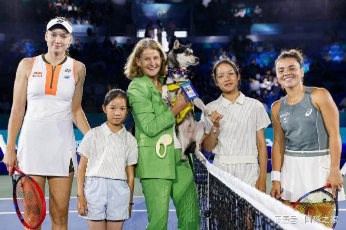 巴金娜在这, Barbi, 网球之家